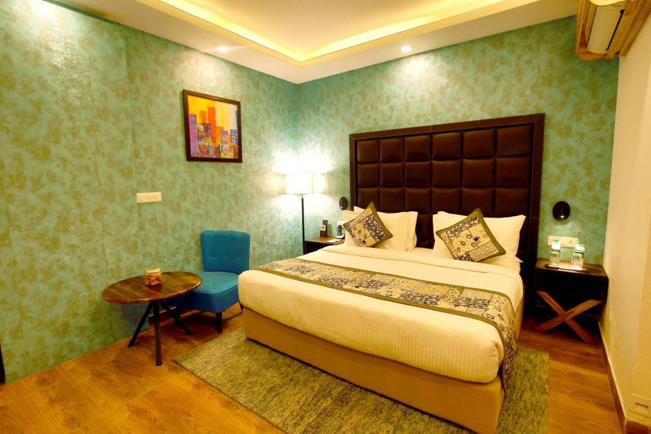 Готель The Fern Residency Нойда Екстер'єр фото
